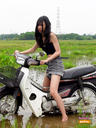 Beautiful girl motorbike stuck in the mud pond | 17 Minutes | 4k