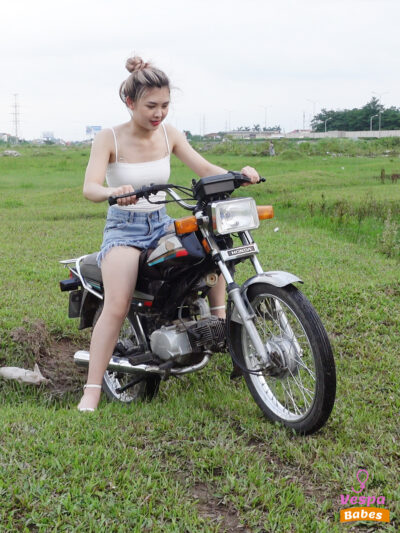 Girl Stuck Bike Win100 | 12 Minutes - Image 3