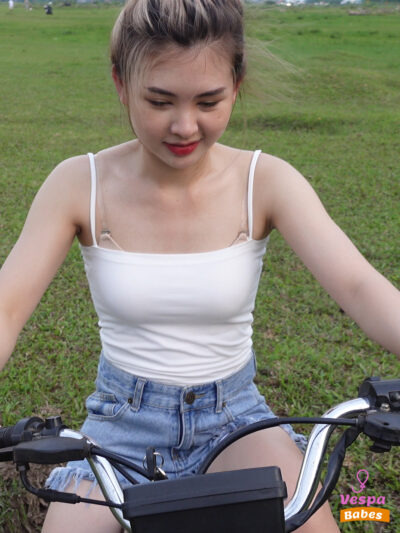 Girl Stuck Bike Win100 | 12 Minutes - Image 2