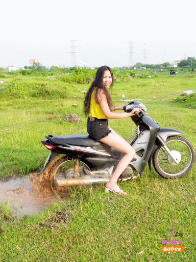 Miss Nhung is stuck | spinning wheels burnout Stuck | 15 Minutes 4k