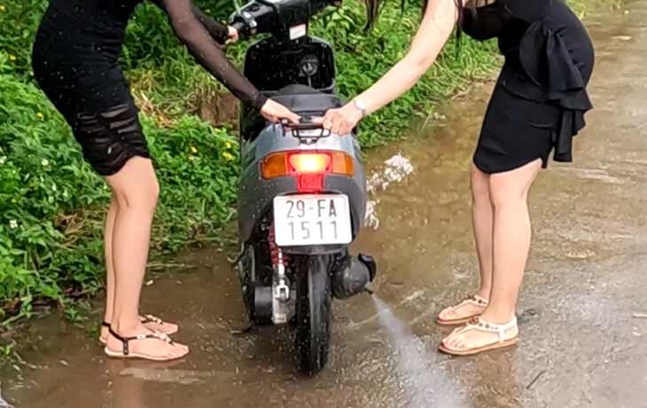 Two crazy girls | 15 minutes | HD