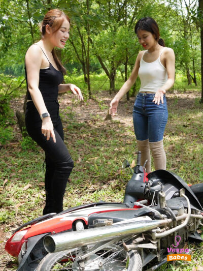 Two girls in the forest | Kickstart | 20 Minutes