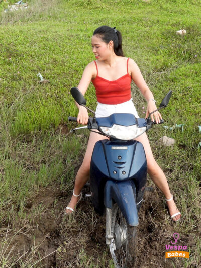Miss Nhung is stuck in the mud | 18 Minutes | 4K