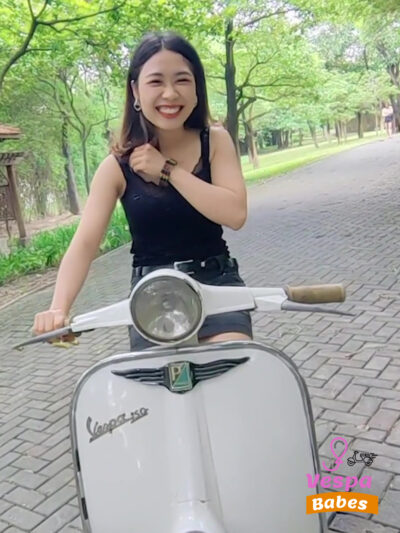 Small Girl Vs Big Vespa| Kickstart & Revving| Duration: 22 mins
