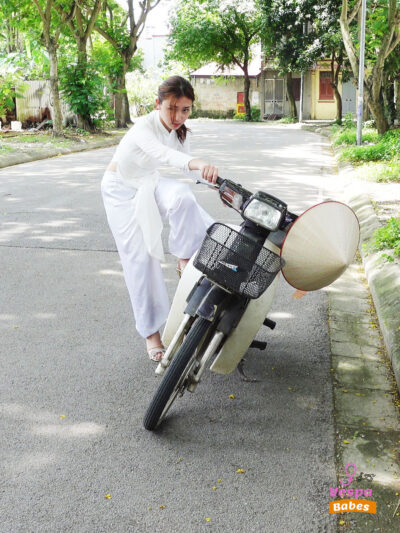 Miss Linh is late for work | Kick, revv & ride | 17 Minutes - Image 3